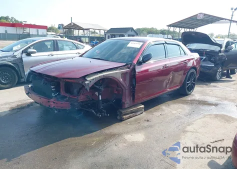 2018 Chrysler 300 Touring z USA, uszkodzony, nr VIN 2C3CCAAG4JH340419